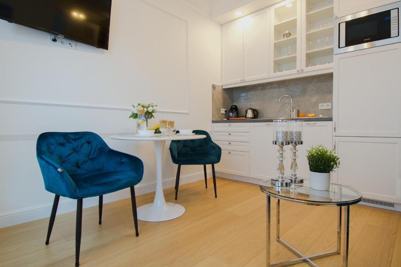 Warsaw Seasons By Alluxe Boutique Apartments 외부 사진